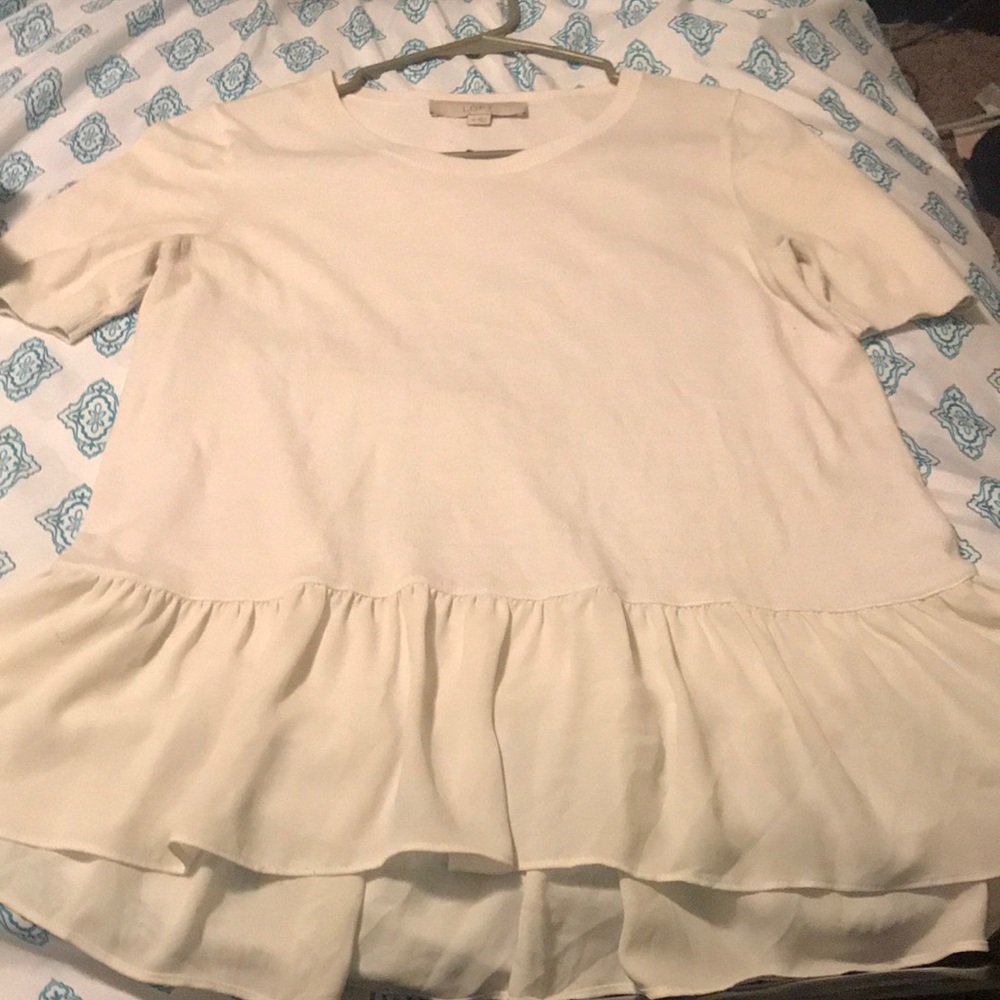 ⭐️LOFT Ruffle top Free with a $10 purchase